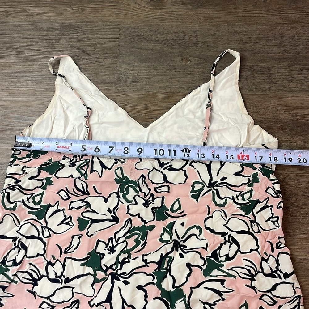 Banana Republic Factory Women’s Pink Cream Cropped Floral Tank Blouse, Large - Picture 9 of 9